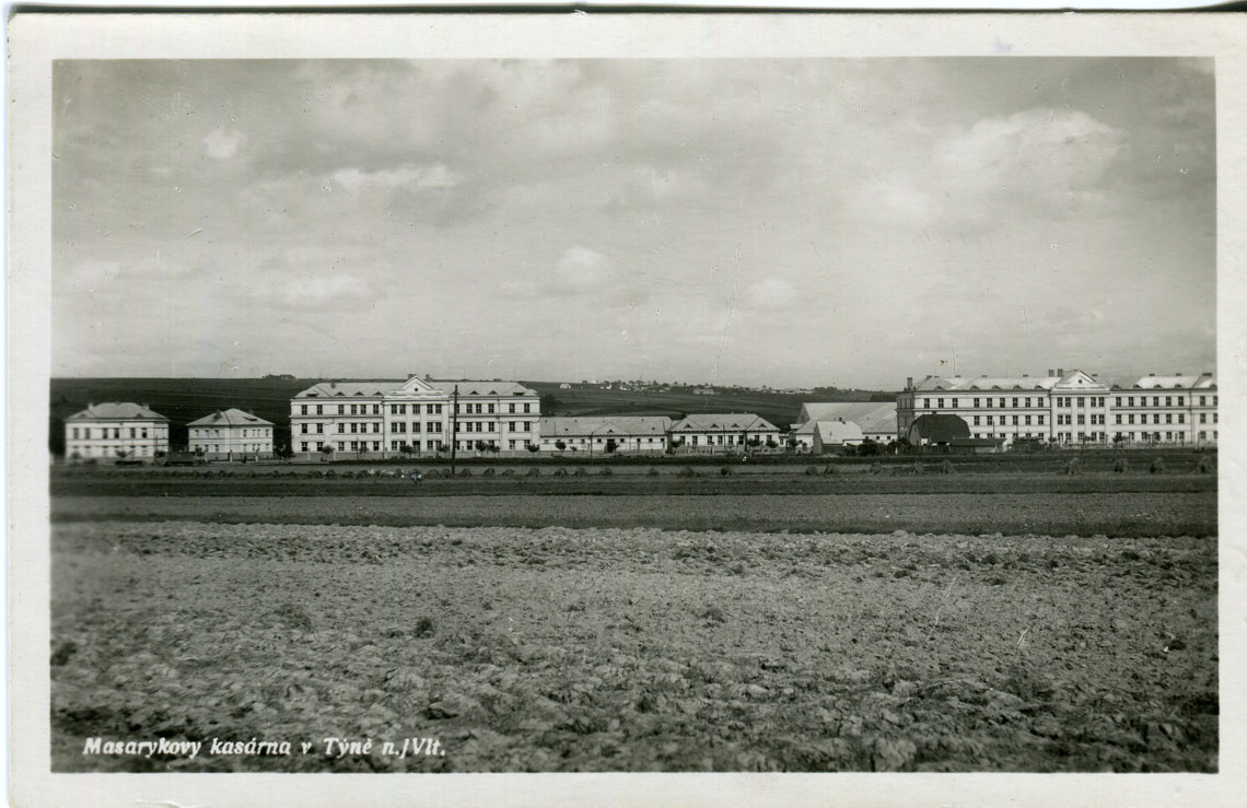 hl-0112-masarykovy-kasarna-1140